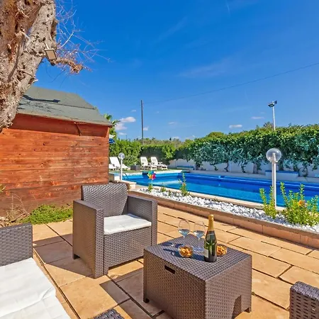 Luxury House With Swimming Pool In Torre Chianca Porto Cesareo