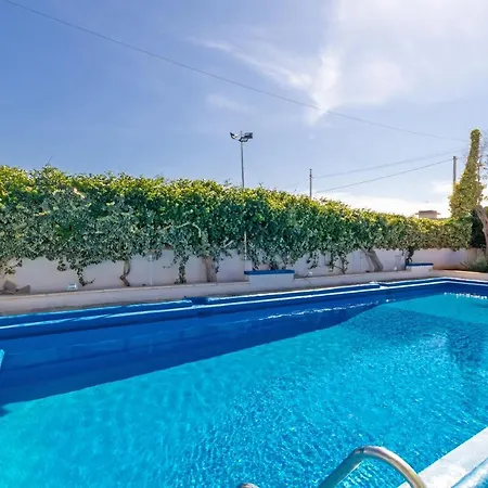 Holiday home Luxury House With Swimming Pool In Torre Chianca