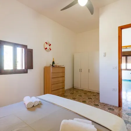 Casa de Férias Luxury House With Swimming Pool In Torre Chianca *